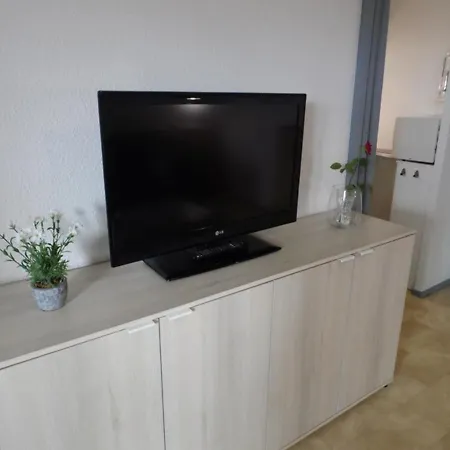 Cosy à 200m De La Avec Parking Privé Et Loggia, Animaux Admis - Fr-1-326-668 Appartement Marseillan (Herault)